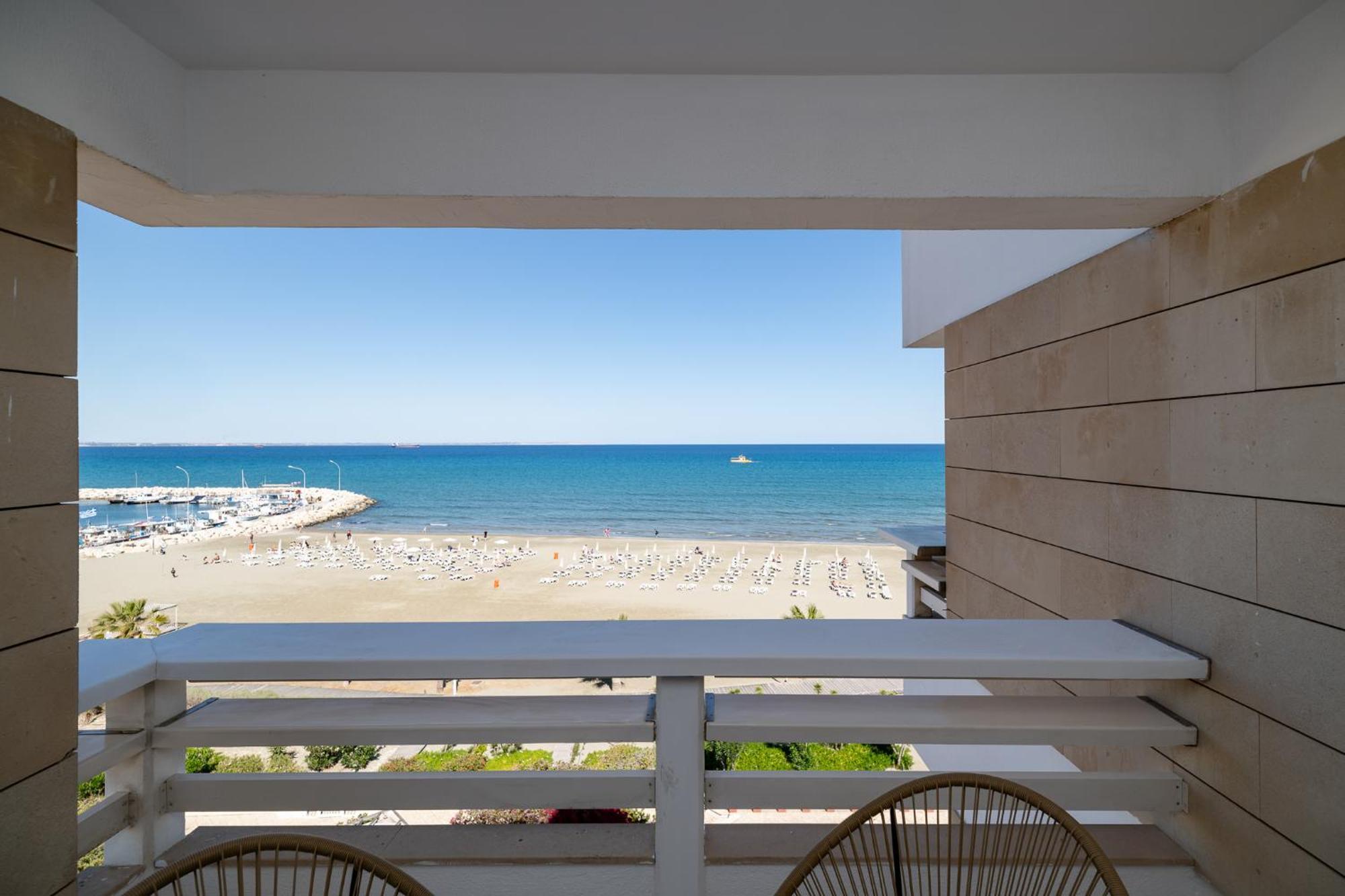 Lazuli Beachfront Apartment 144 Larnaka Exterior foto